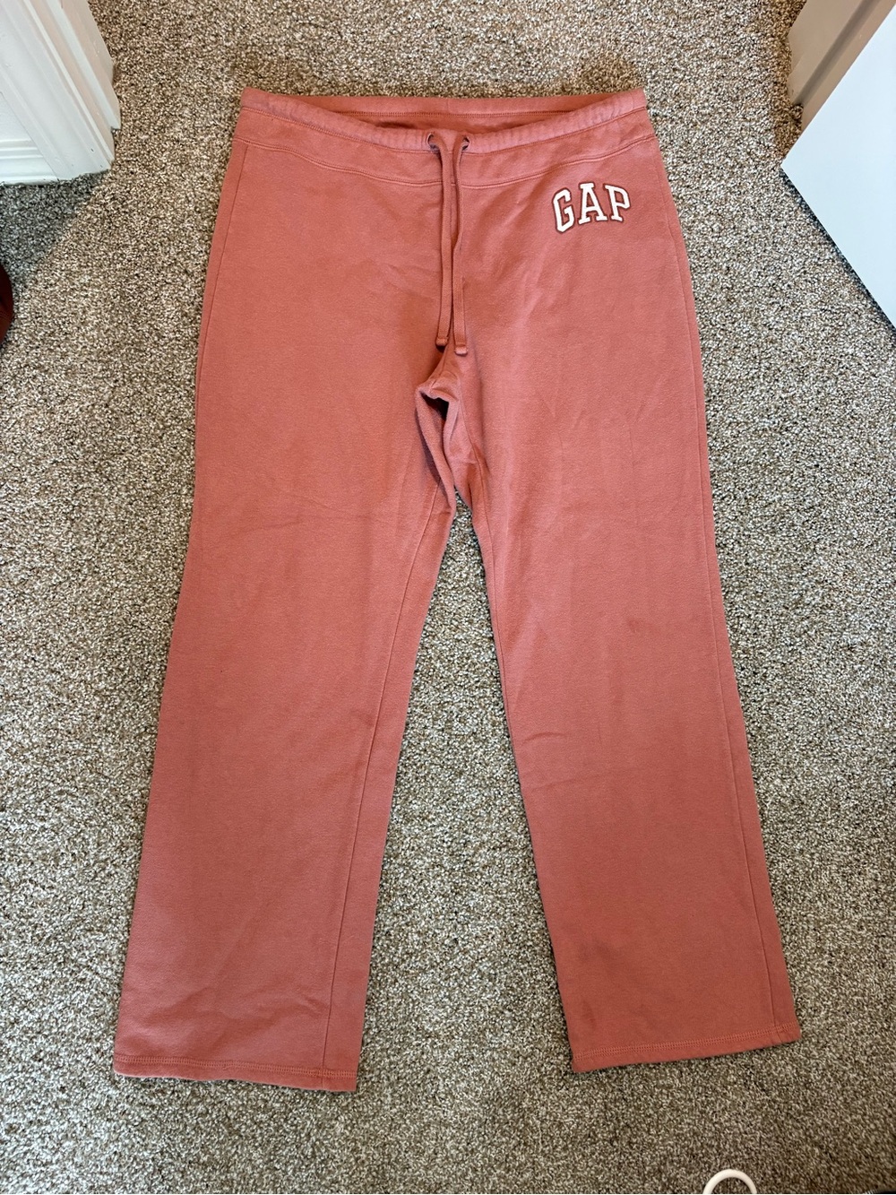 GAP Low-Mid Rise Wide/Straight Leg Sweatpants – Dusty Rose